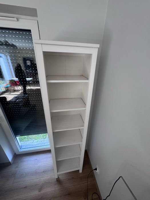 Hemnes Ikea witryna