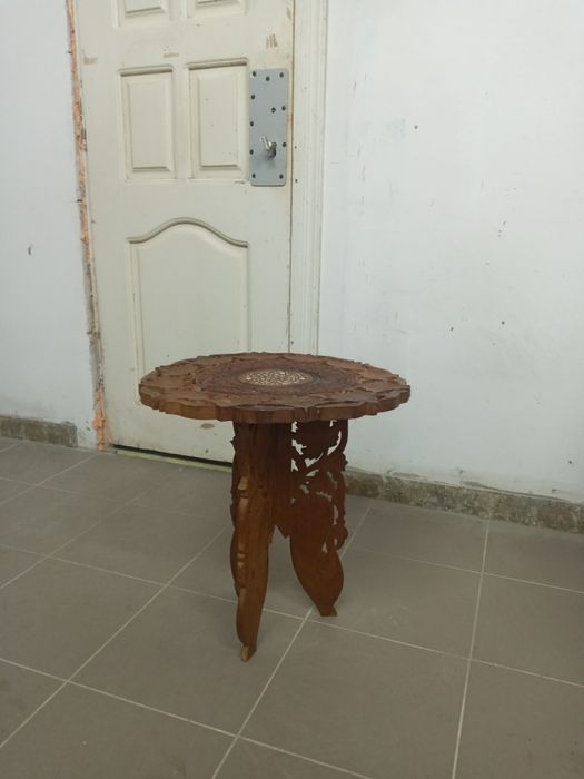 Столик пдставка .