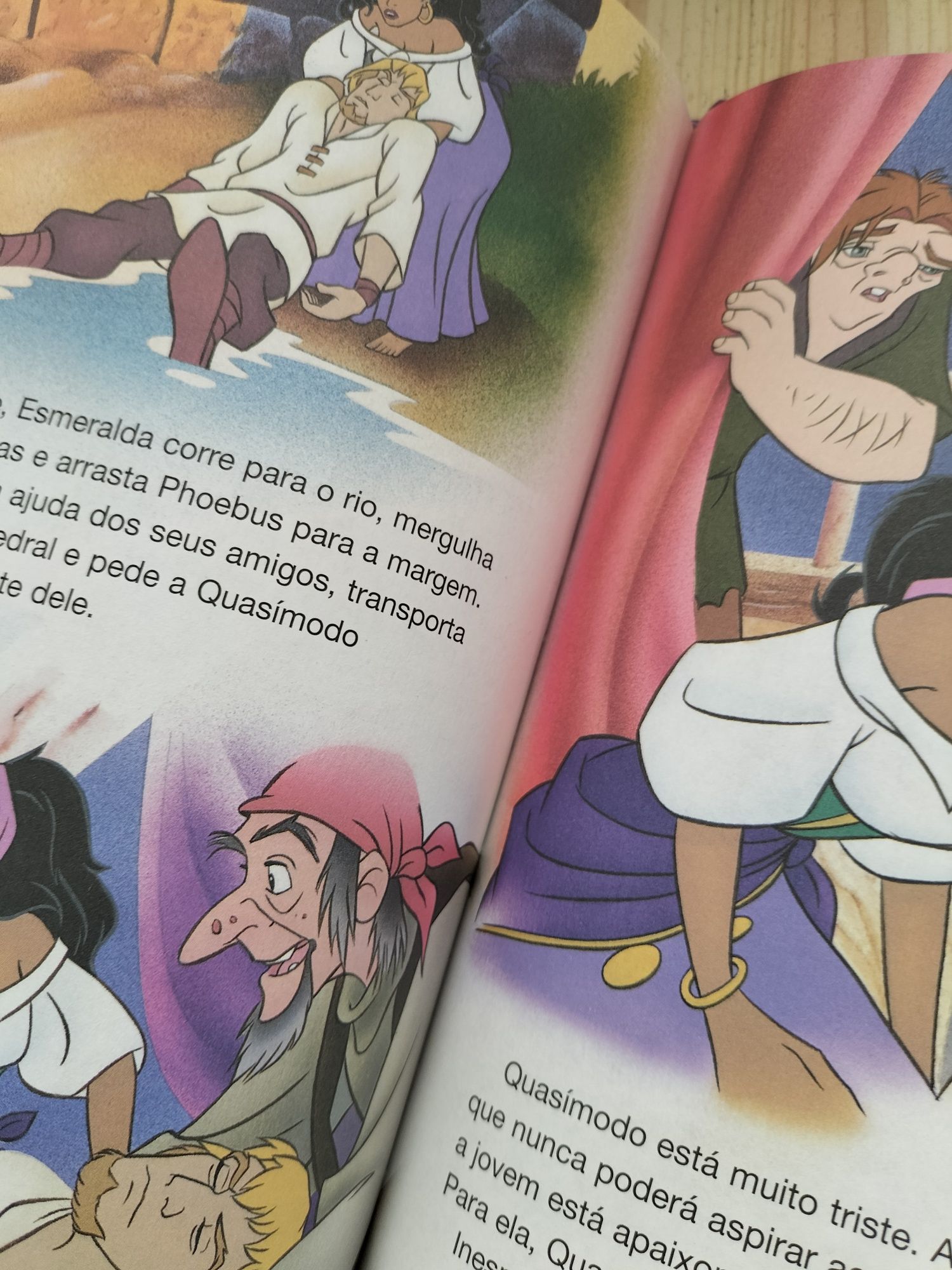 2 livros infantis Disney Salvat