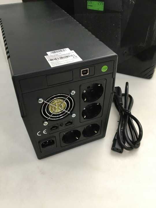 Zasilacz UPS Green Cell UPS04 1500 VA 900 W