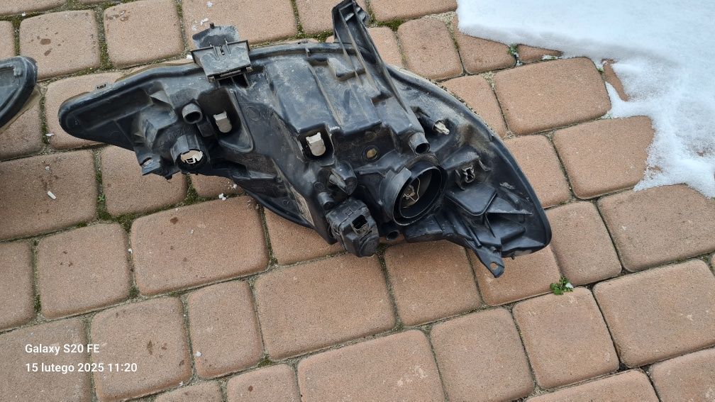 Lampy prawa lewa peugeot  107  uszkodzone