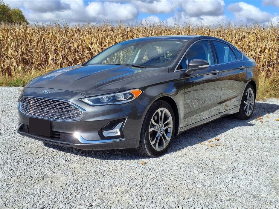 Ford Fusion Hybrid Titanium      2020