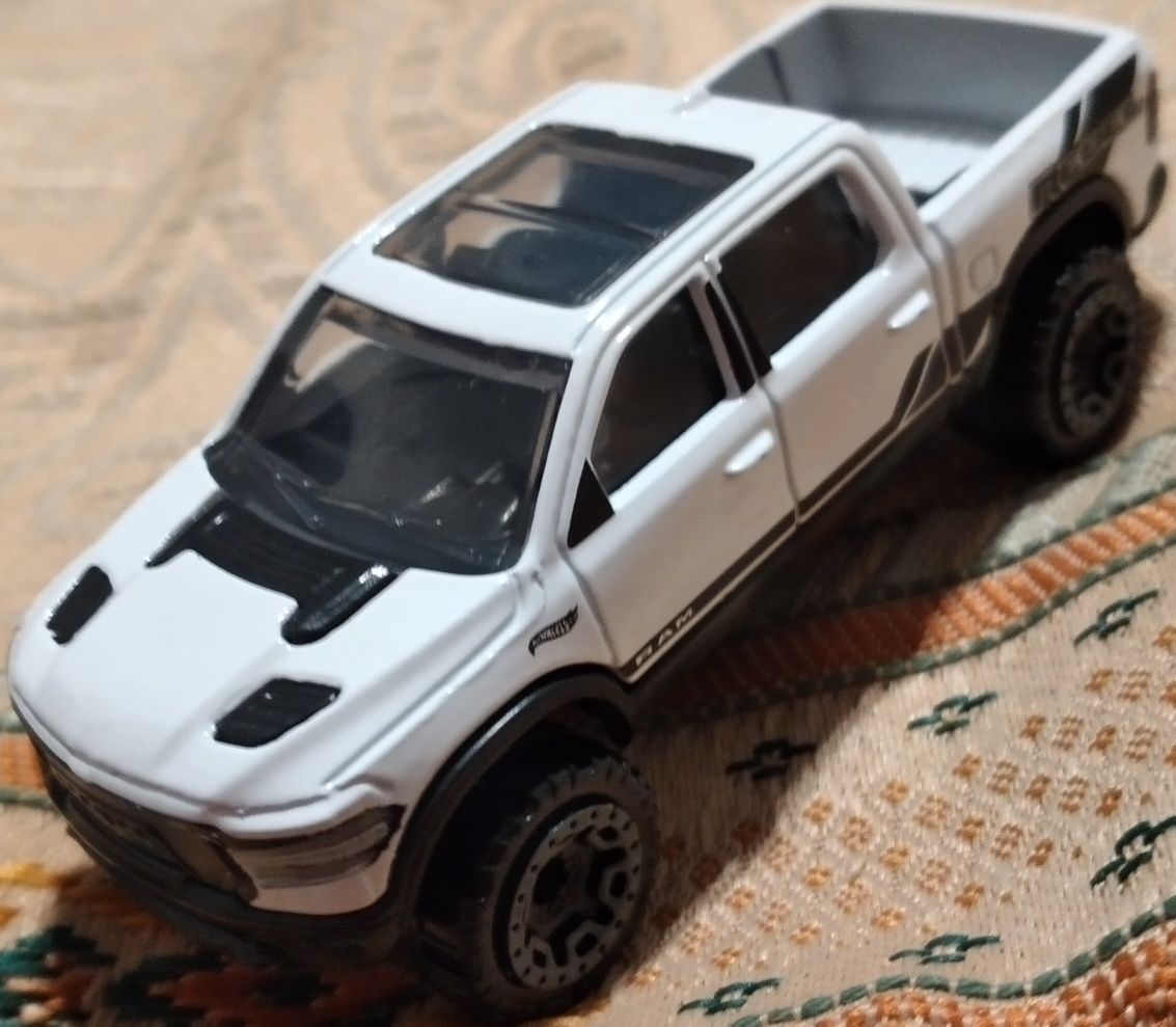 Vendo Miniatura Hot Wheels Jipe Ram Rebel!!! Versão que saiu em 2020!!