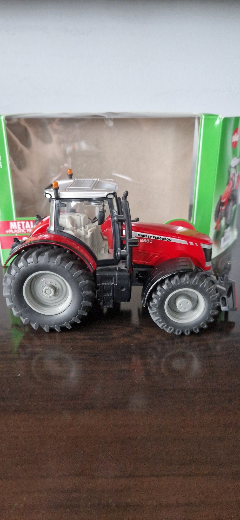 Siku 3270 Massey Ferguson MF 8680