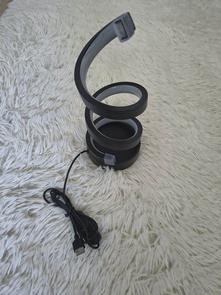 Designerska spiralna lampa LED czarna nowoczesna na USB
