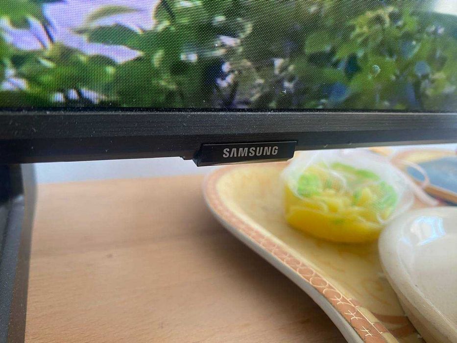 Продаю телевізор 55 дюймів Samsung QE55Q60B QLED як новий офіційний