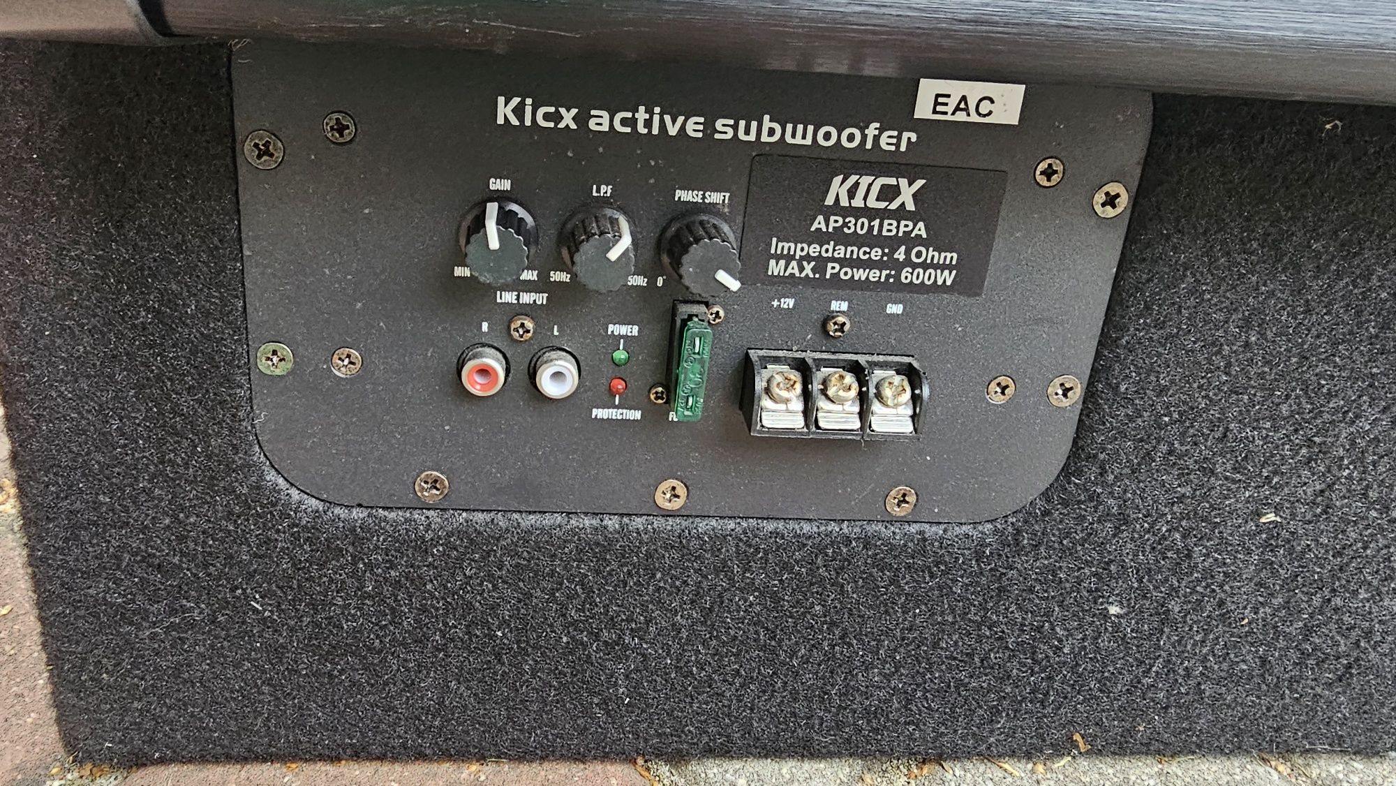 Subwoofer KICX 600w + wzmacniacz Clarion 4 kanałowy
