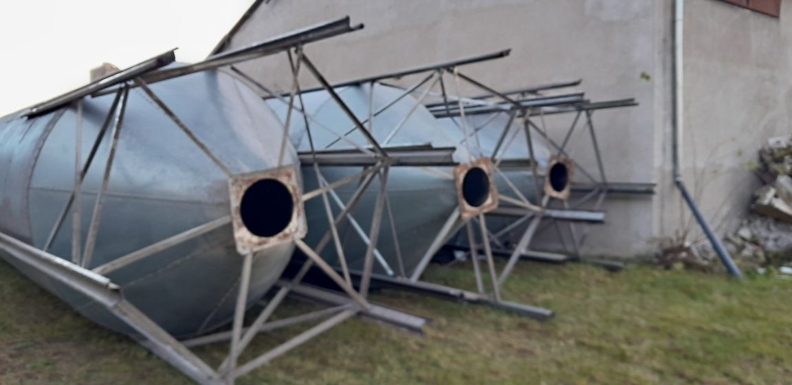 Sprzedam silos paszowy zbozowy kolo 30t