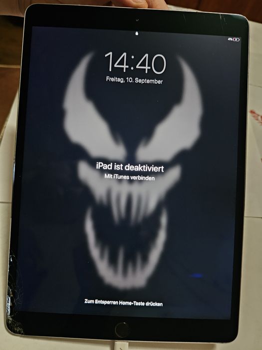 Під Відновлення Планшет Apple iPad Pro 10.5 A1709 64GB Disactivated
