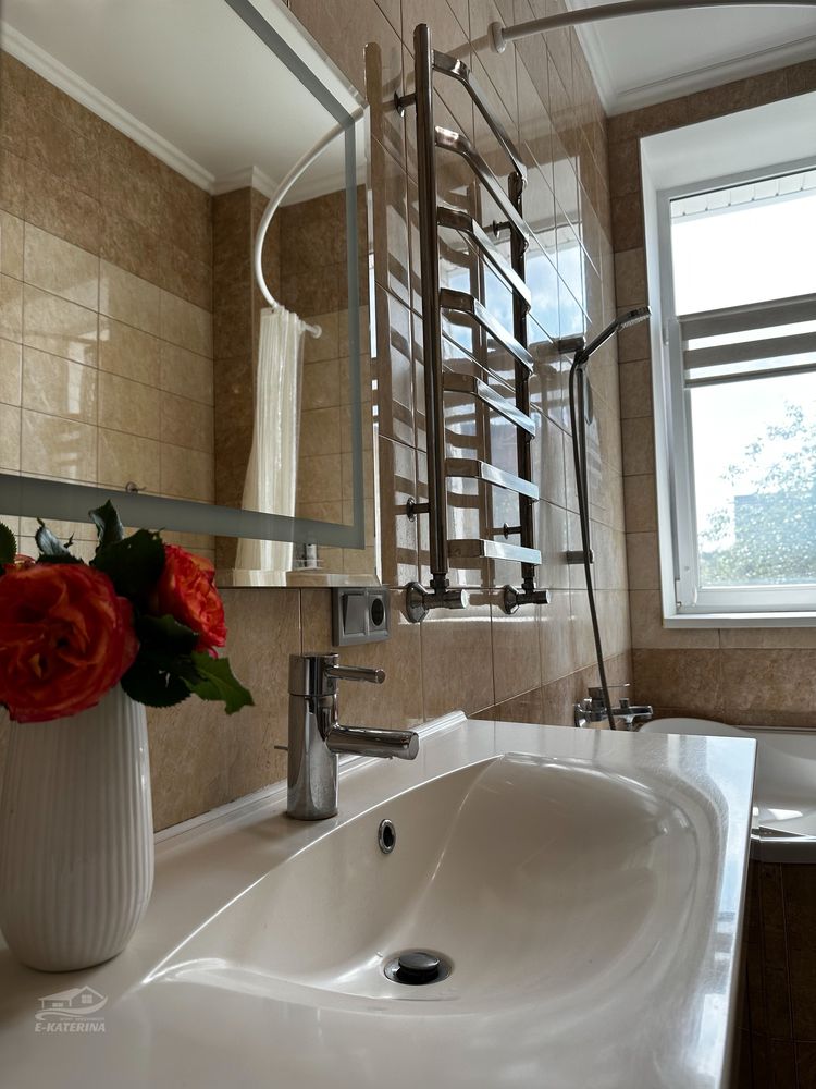 Продам 3 к кв з власним Котлом, Каміном і зоною Барбекю