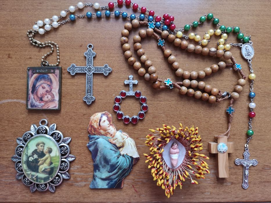 Colecção de objectos religiosos cristãos