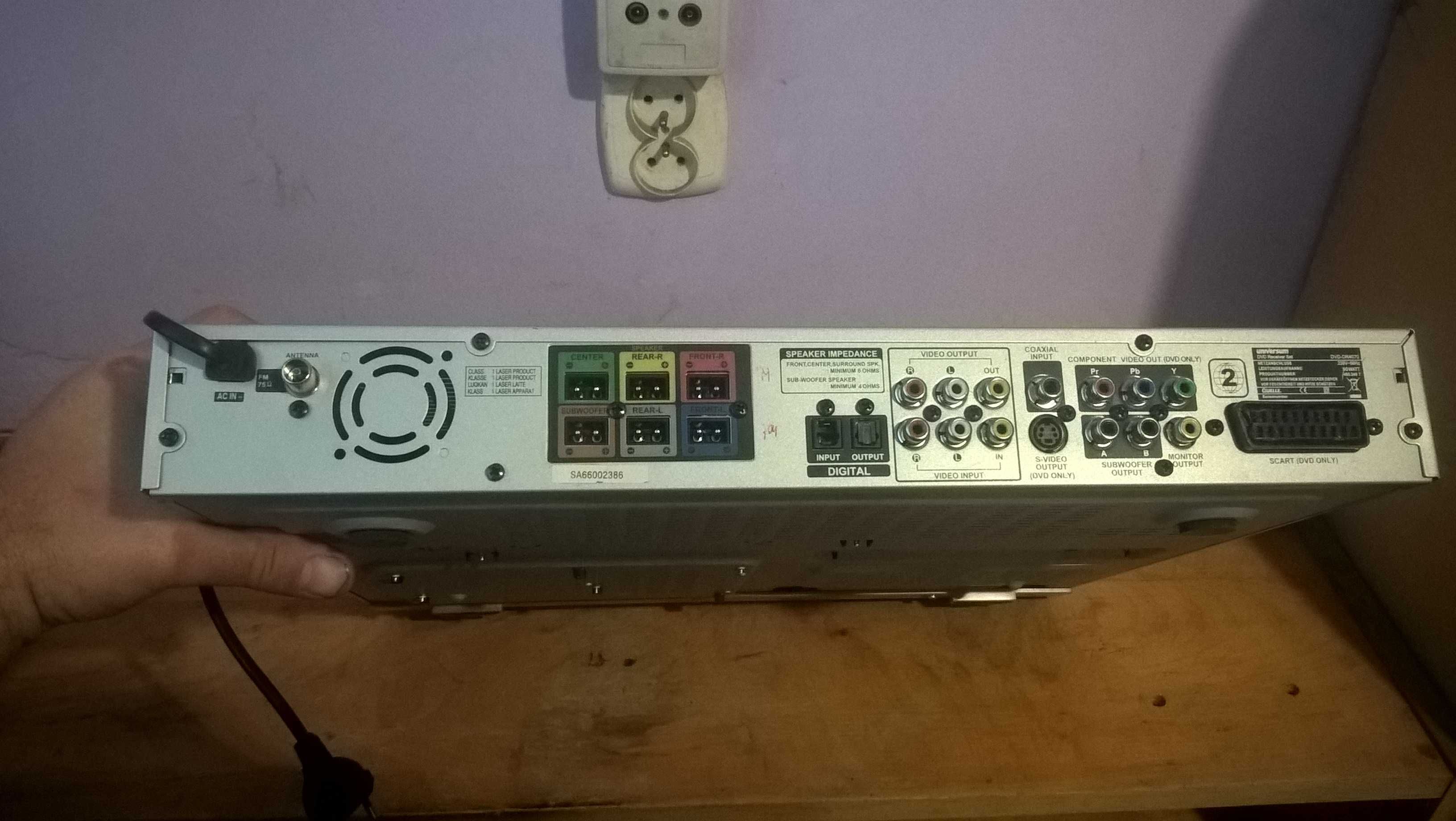 lepszy niż wieża UNIVERSUM dvd-dr4070 {Philips } + pilot + kolumny