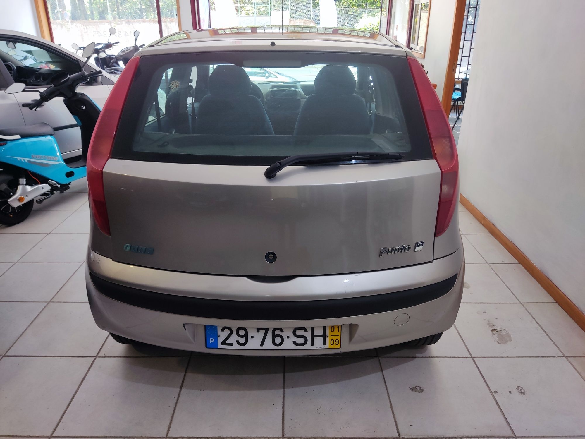 Fiat Punto 1.2 CAIXA AUTOMÁTICA