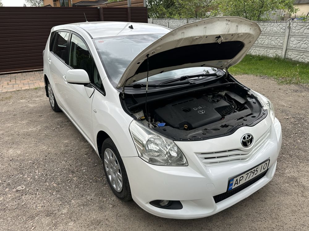 Продам Toyota Verso