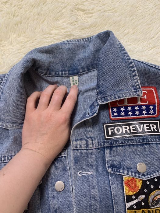 Продам джинсовую куртку