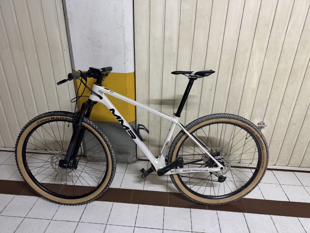 Bicicleta MMR em carbono