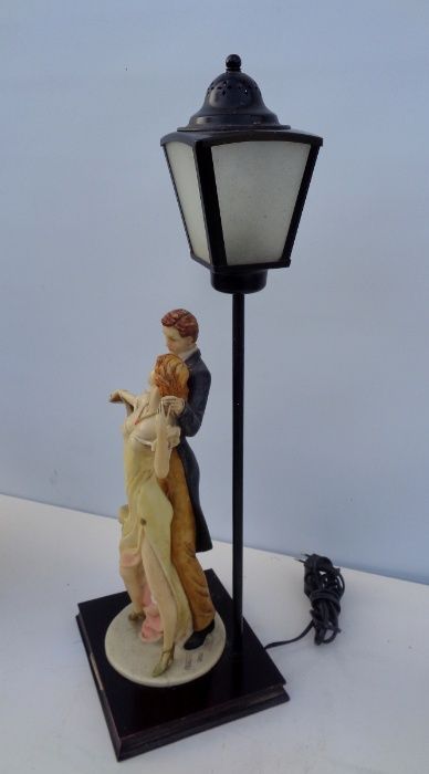 Candeeiro casal junto a lampeão 69 cms alt.