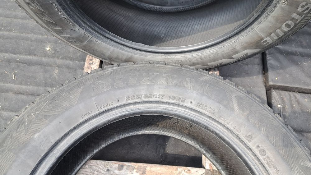 8мм!Комплект зимних Японских шин BRIDGESTONE BLIZZAK 225 65 R17