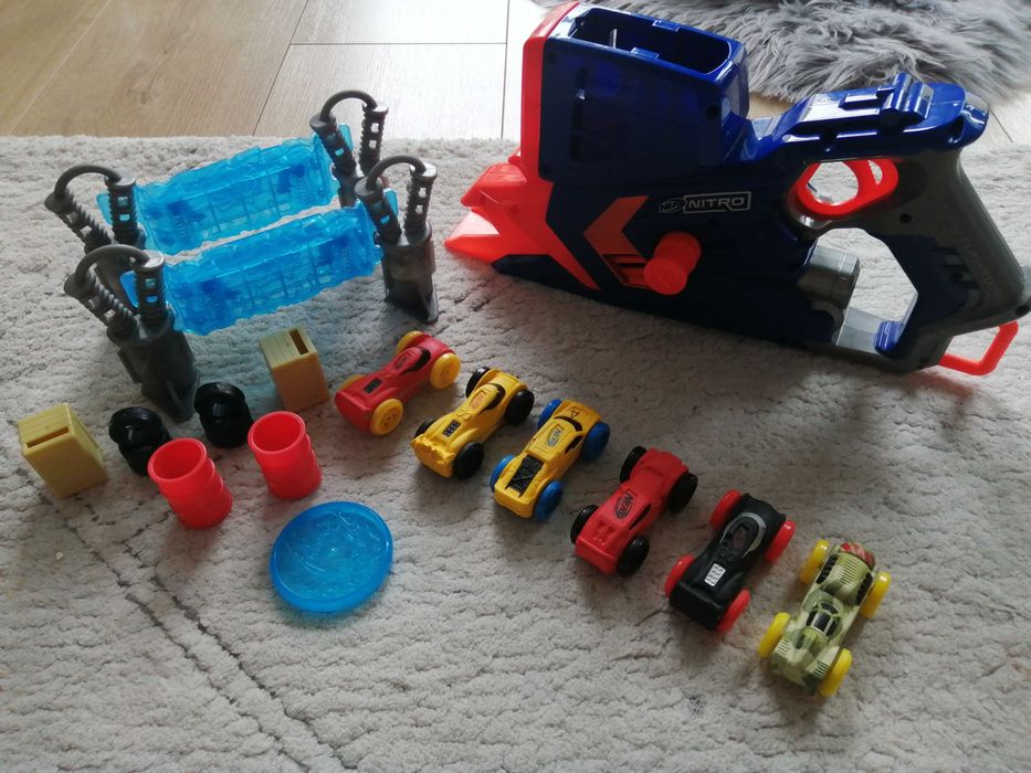Wyrzutnia Nerf Nitro akcesoria plus samochodziki