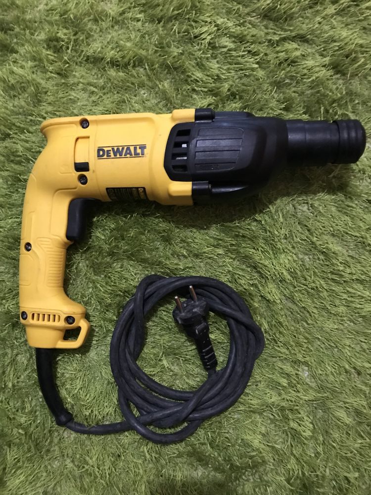 Torna DEWALT com martelo demolidor