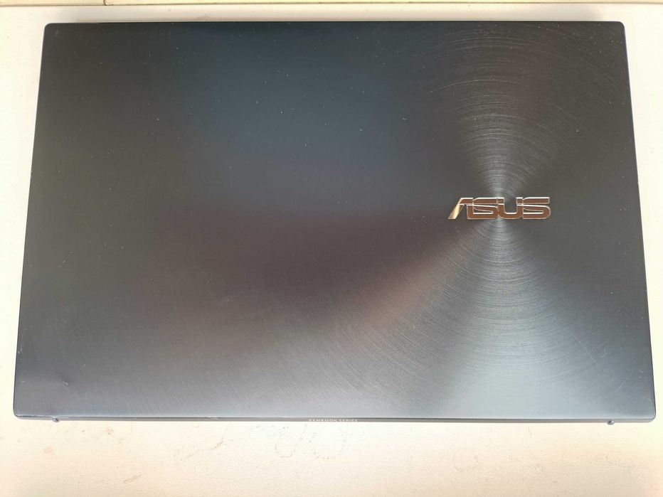 Asus ZenBook UX325EA OLED 13.3" i5-1135G7/8Гб/SSD256