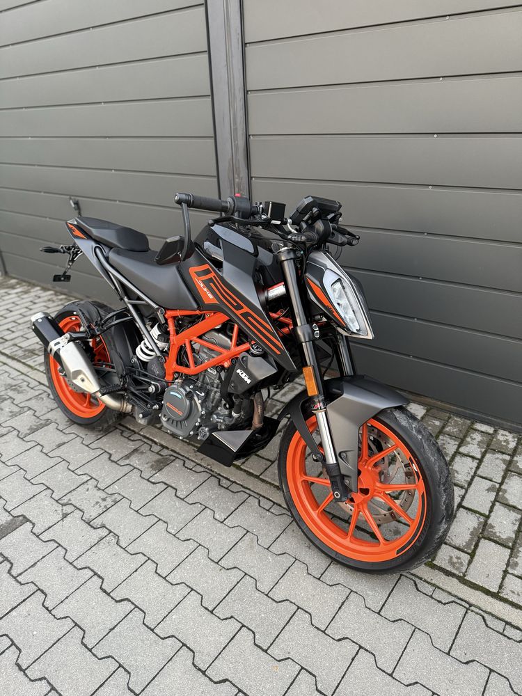 Ktm Duke 125 z 2021r 21 tys km Niemcy 1 wlasciciel cb125r mt125