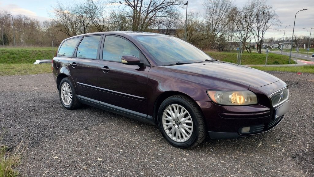 Volvo V50 2,4 B 140KM, Full serwis, DVD, Pady, Nowe opony, Hak-OKAZJA!