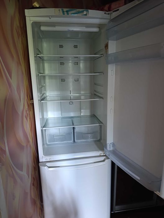 Холодильник Indesit б/у