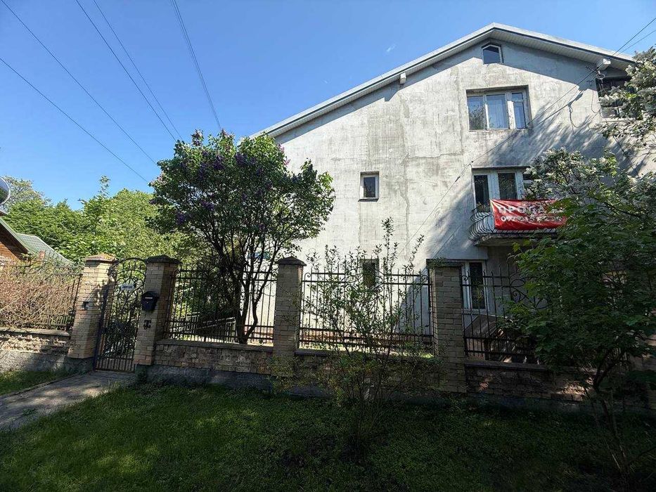 Продаж будинку в парку вул. Запорізька