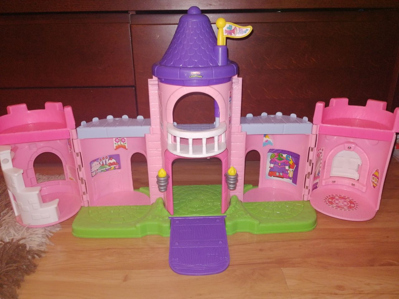 Fisher Price zamek ludziki