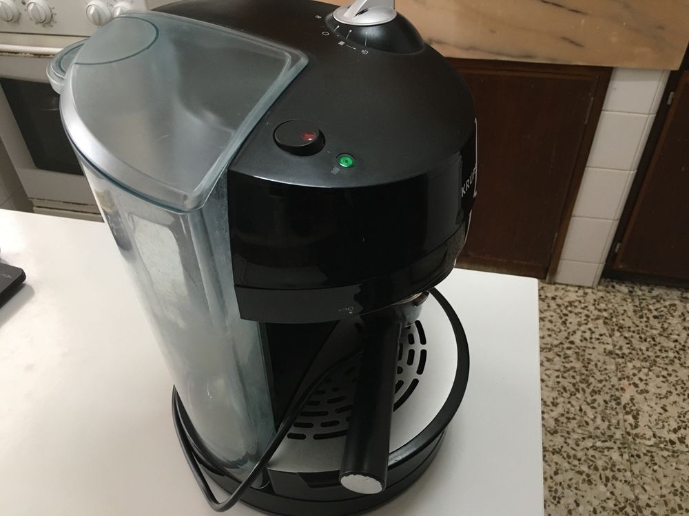 Máquina de café KRUPS FNB1 Usada