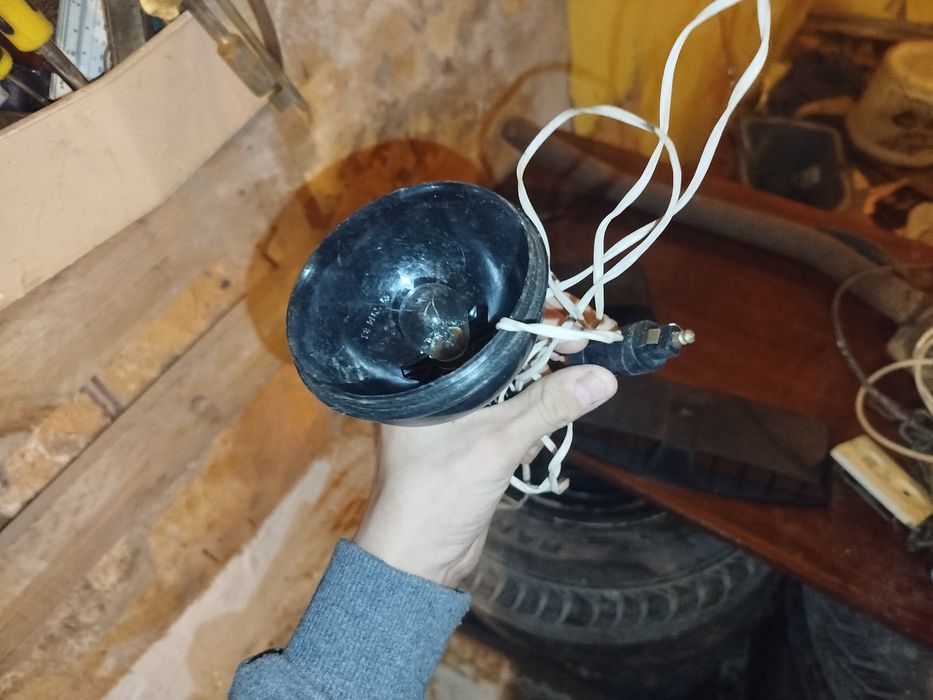 Продам деталі салону та подкапотки на ваз