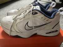 Buty Nike Air Monarch IV