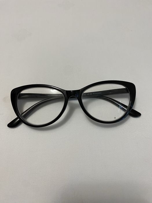 Окуляри для зору.+2.виготовлені в Швейцарії.