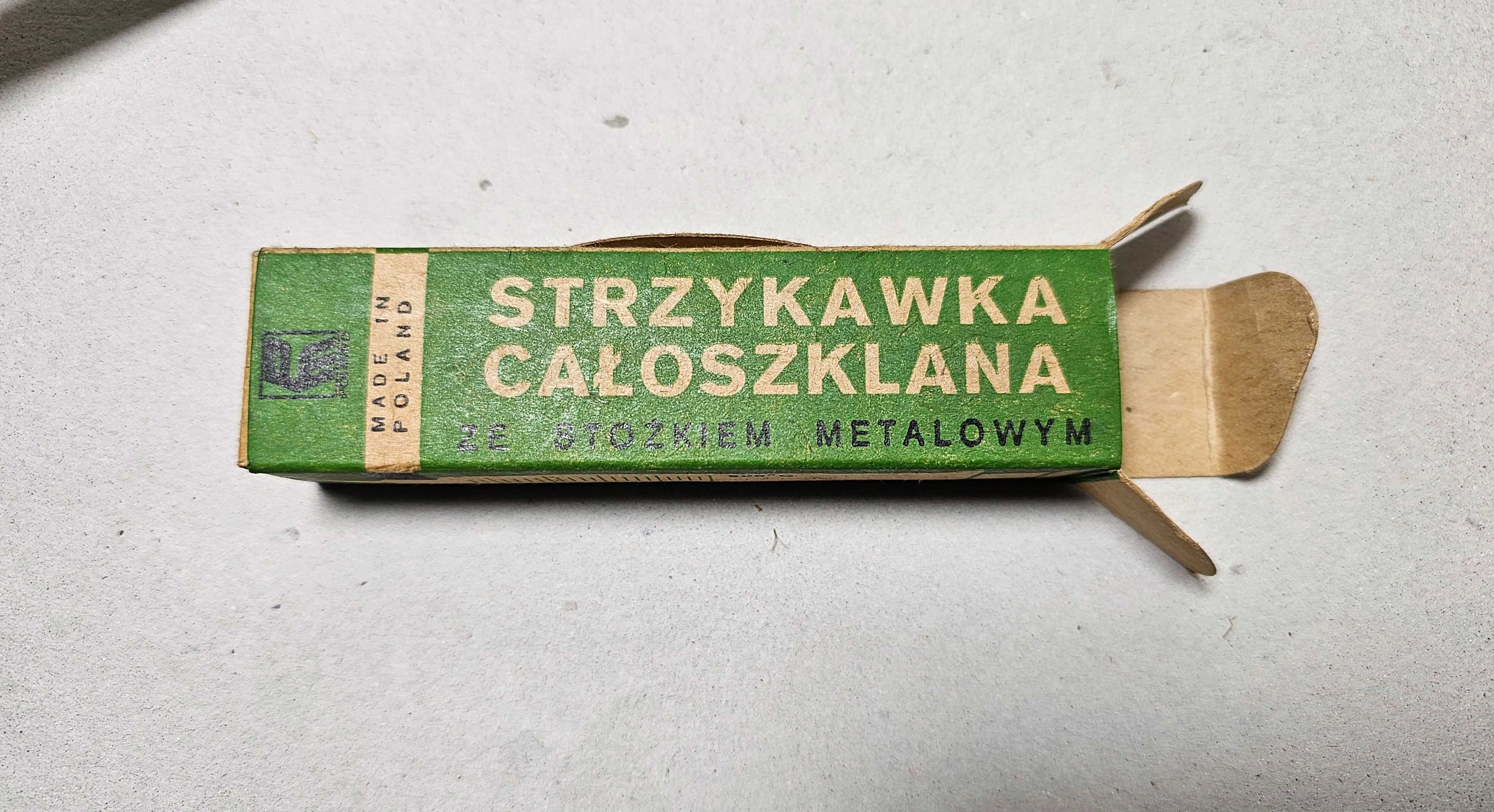 Strzykawka szklana ze stożkiem metalowym