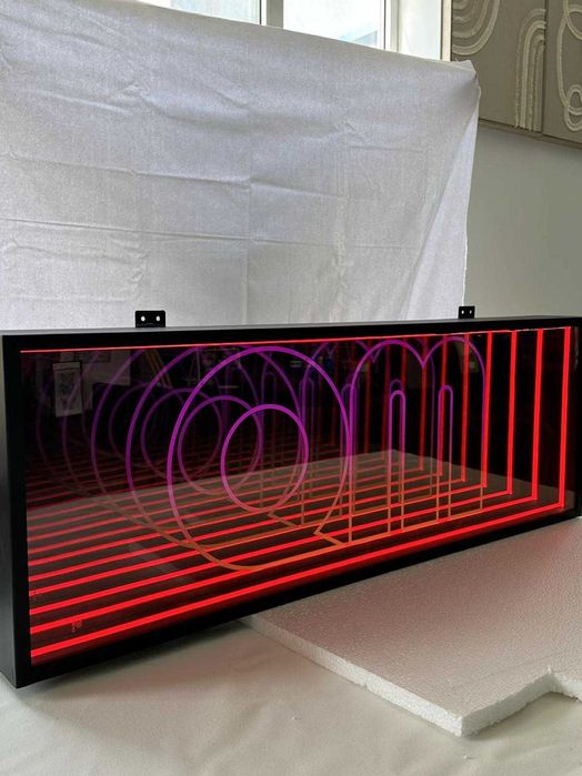 Espelho Túnel Infinito LED Personalizado – Efeito Néon 3D