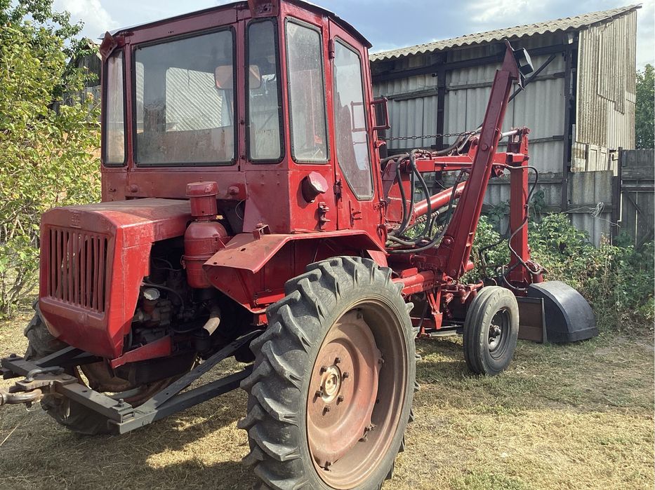 Продам трактор Т-16 та причеп