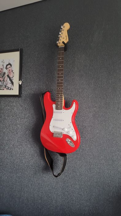 Squier stratocaster by fender електрогітара