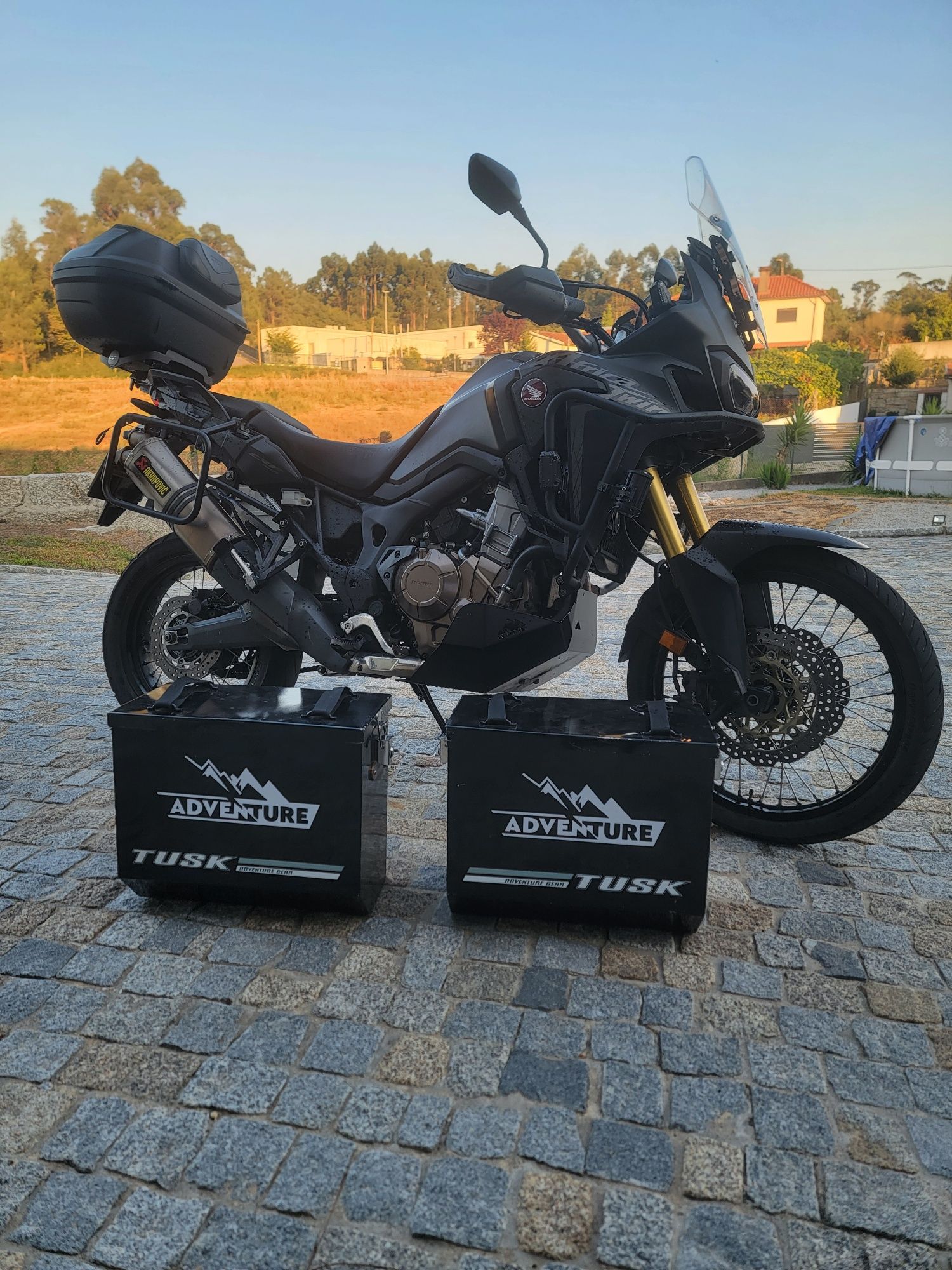 Africa twin full extras