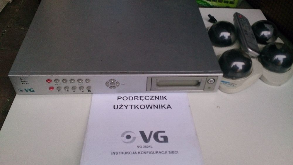 wideorejestrator pomieszczenia + 4 kamery