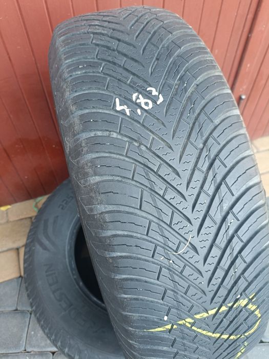 Opony zimowe 225x 70x 16 Vredestein
