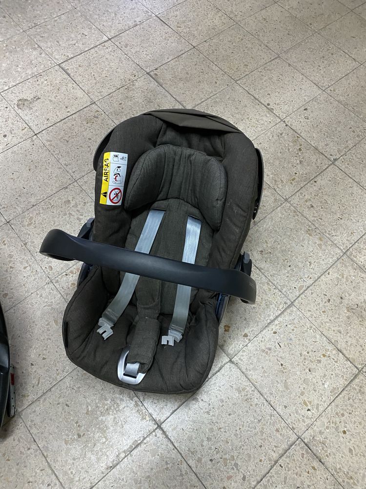 Cadeira de bebé OVO Cybex com base de fixação para automóvel