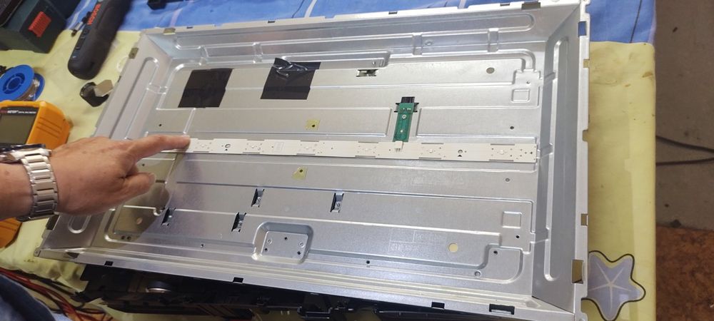 Ремонт телевізорів, моніторів, екранної техніки, заміна LED-підсвітки