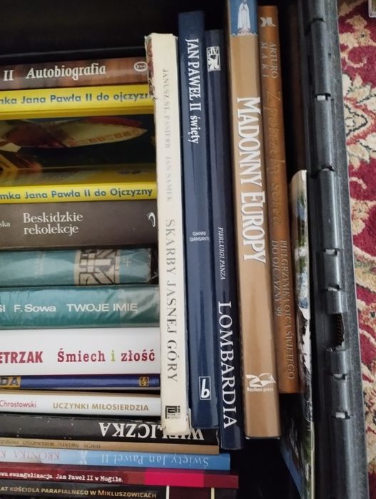Zestaw książek różne gatunki
