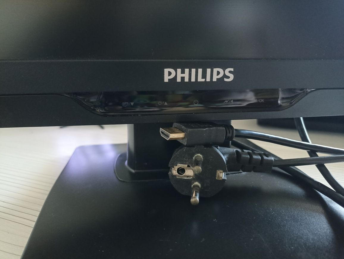 Монитор Philips 22