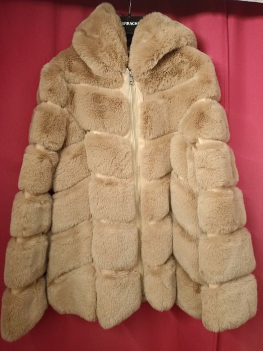 Casaco de pêlo sintético e ecopele