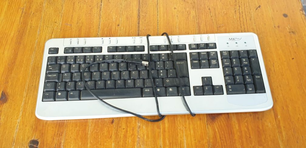 Teclados de computador usados