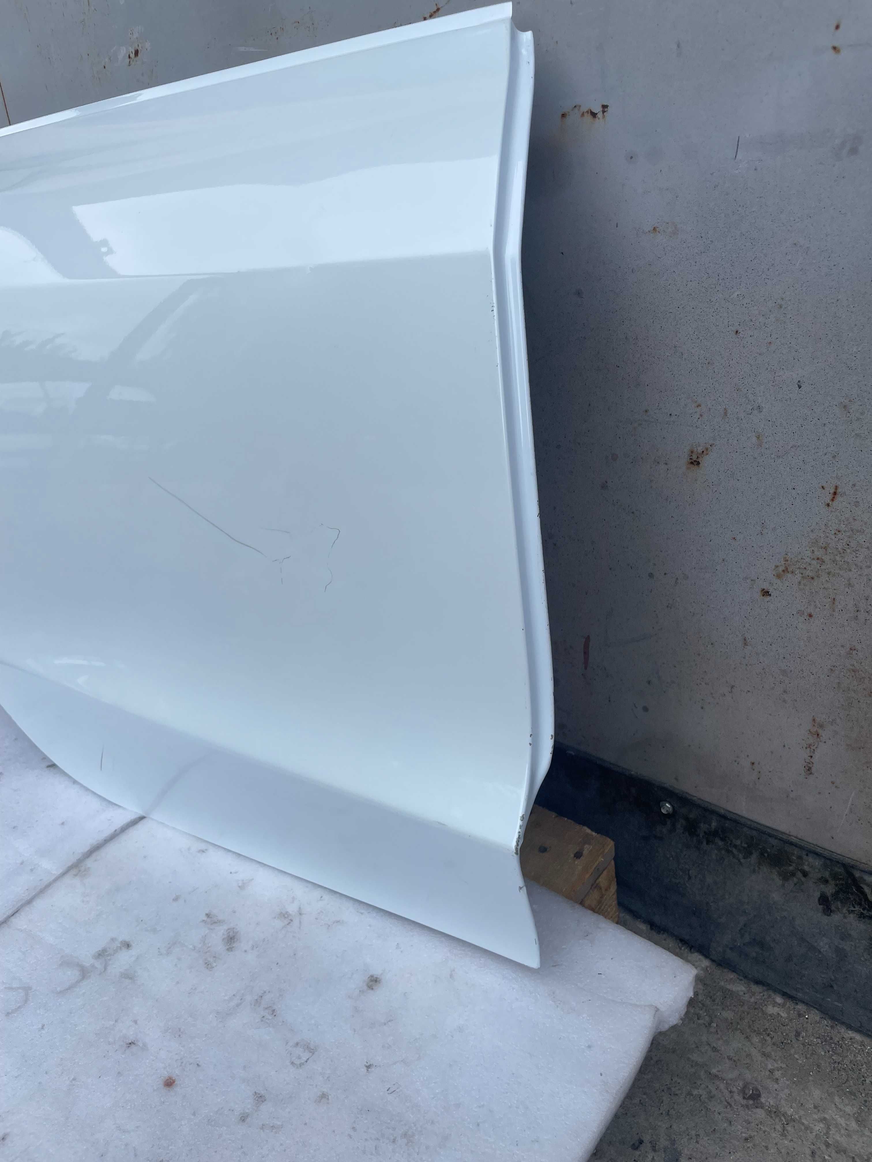 Двері праві зад Tesla model 3 двері тесла модель 3 задні праві