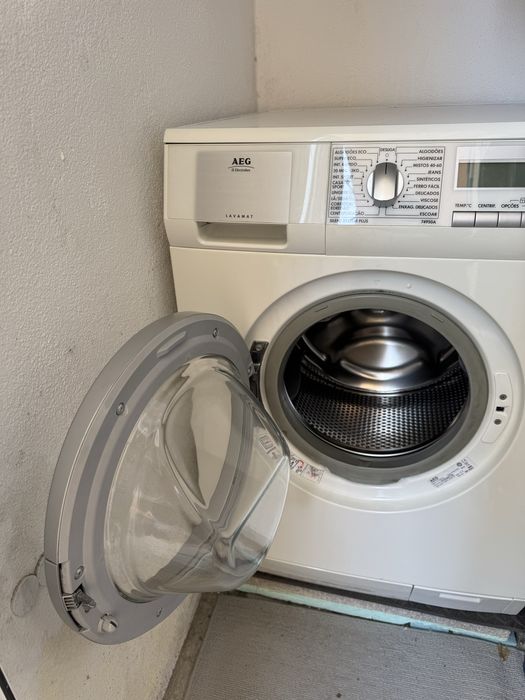 Máquina Lavar Roupa AEG