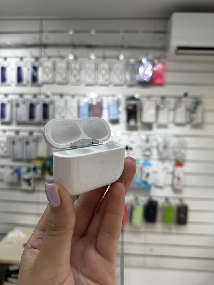 Б/У Оригінальний Кейс для навушників Apple AirPods Pro 2(A2700)